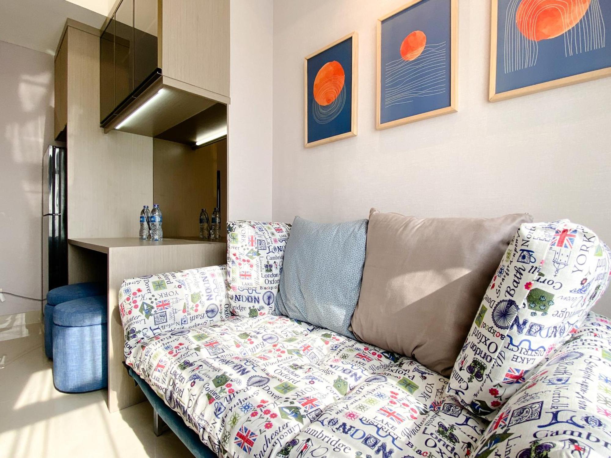 Simply And Comfortable 2Br Pollux Chadstone Apartment By Travelio Cikarang Exterior photo