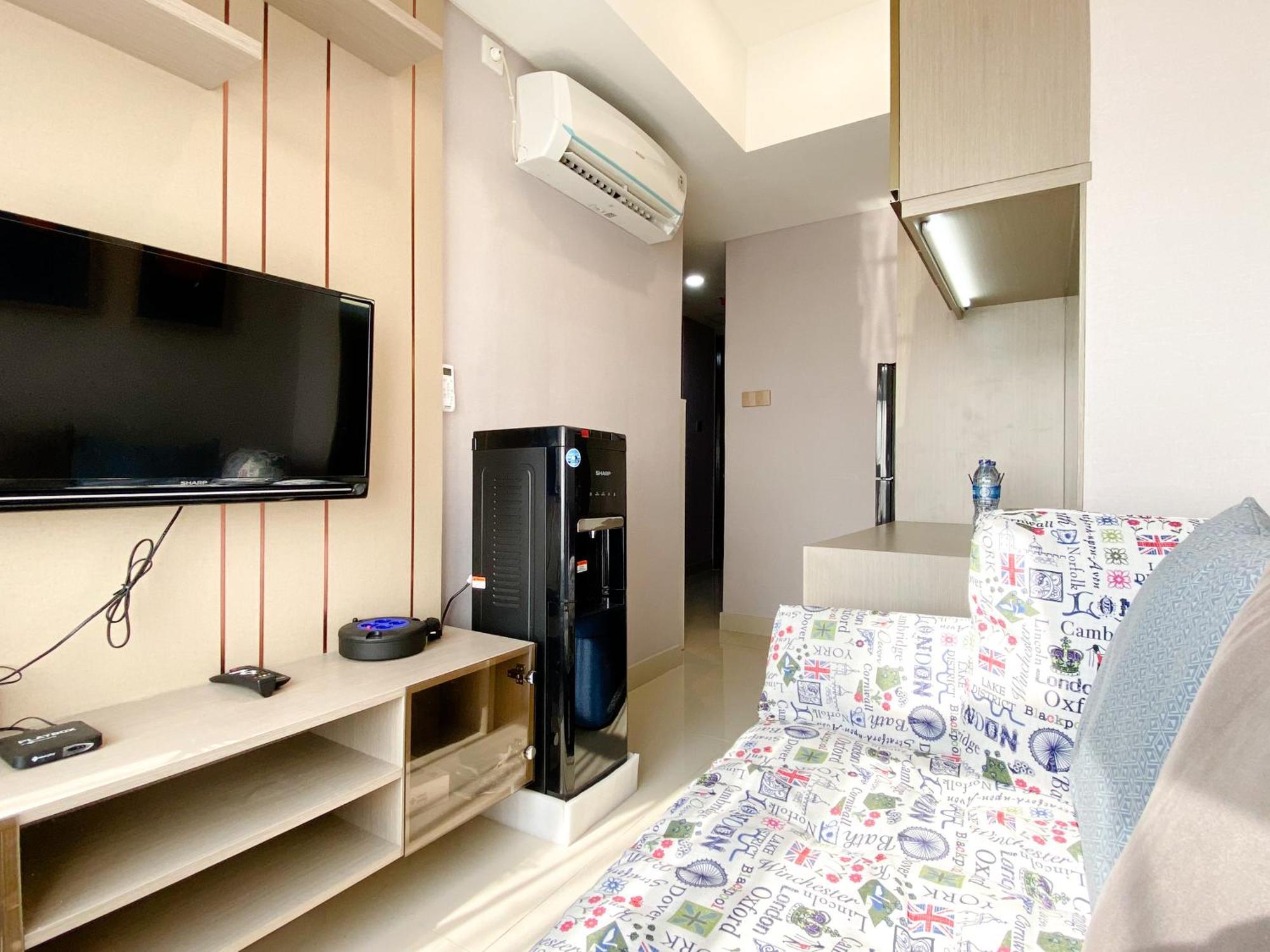 Simply And Comfortable 2Br Pollux Chadstone Apartment By Travelio Cikarang Exterior photo